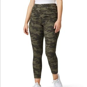 Good American Good Waist Skinny Jeans